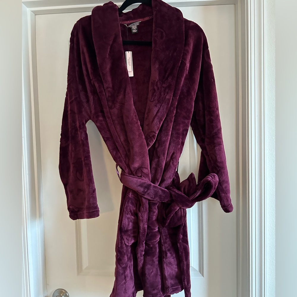 Garnet plush Victoria Secret Robe. NWT